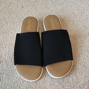 Kensie Black and Tan Ribbed Slide Mules